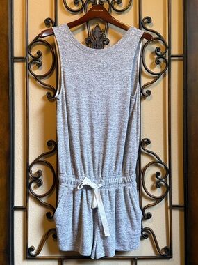 EUC Wilfred Free Romper Shorts XS
